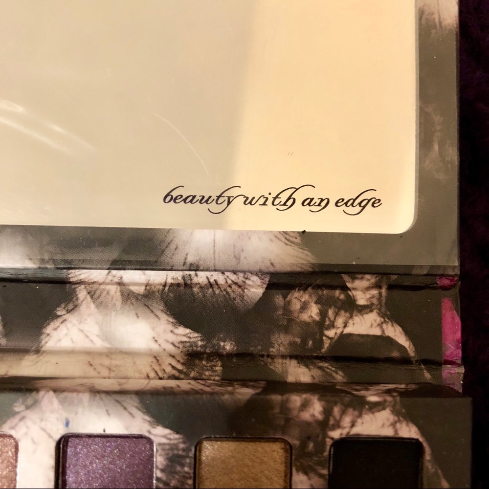 Urban Decay Shadow Box Palette - Picture 6 of 8